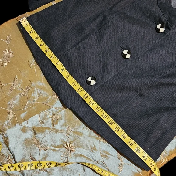 Black Button-Up Jacket. 3/4 Sleeves. Flare Sleeves. Size M - Picture 4 of 7